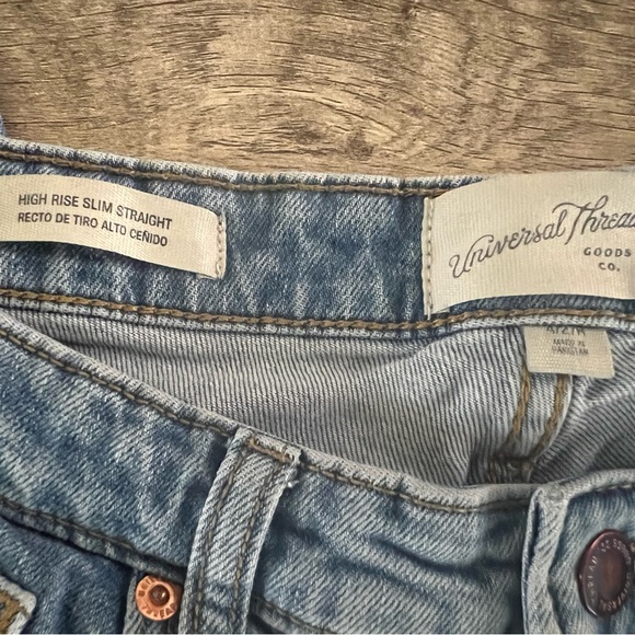 Universal Thread Women's Blue Straight Leg Jeans - Picture 4 of 7